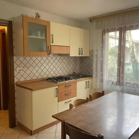 Flexible 6-person In Apartamento Rosolina Mare